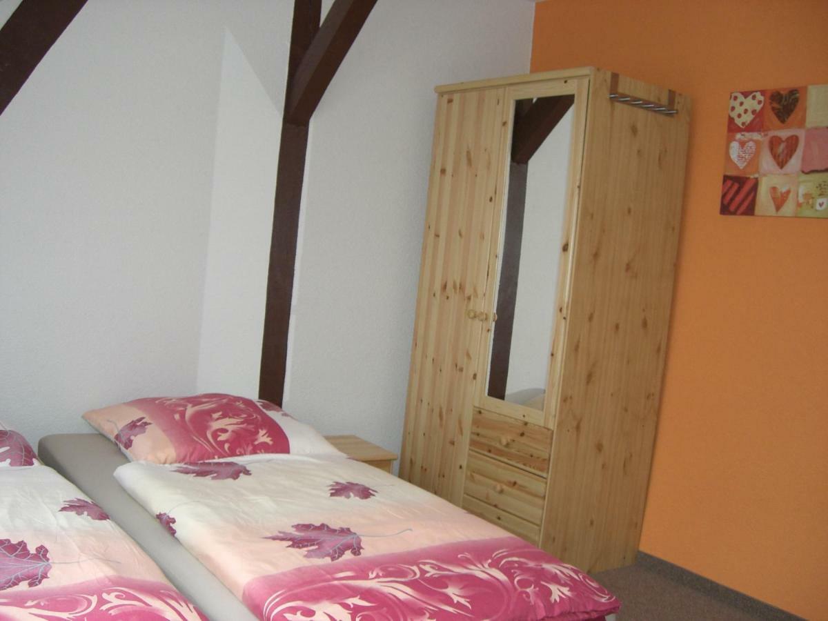 Zimmervermietung Schoenfliesser Stuben Auch Fuer Monteure أيزِنهوتِنشتات المظهر الخارجي الصورة