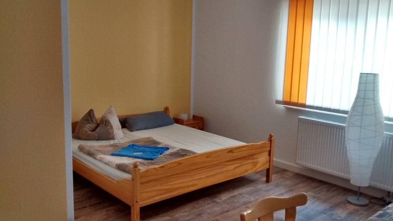Zimmervermietung Schoenfliesser Stuben Auch Fuer Monteure أيزِنهوتِنشتات المظهر الخارجي الصورة